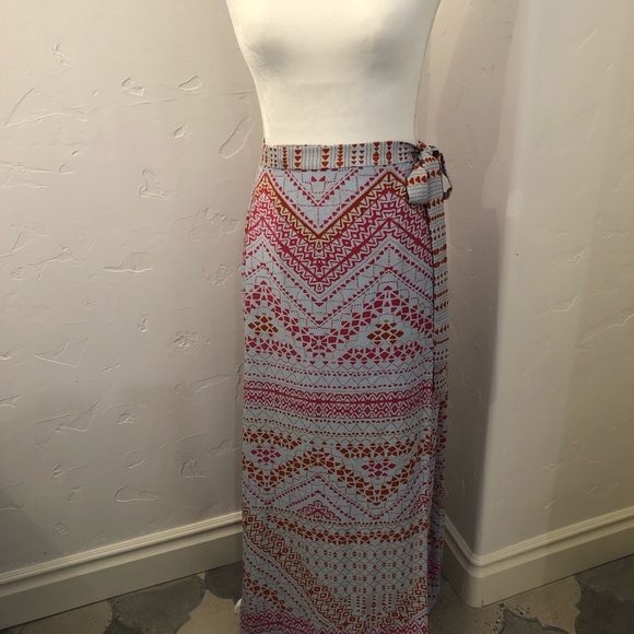 BCBGMaxAzria Dresses & Skirts - BCBG MaxAzria printed wrap maxi skirt